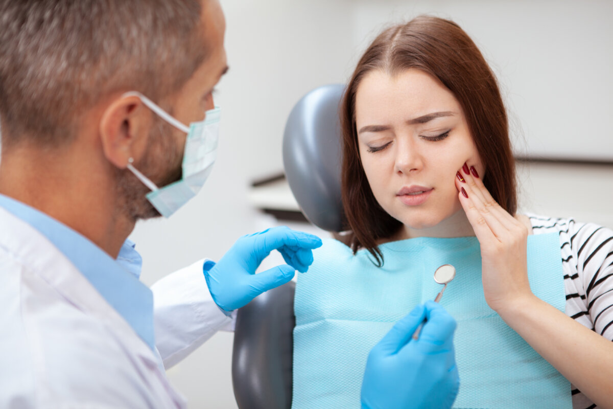 woman in pain before Oral Surgery Near Decatur GA