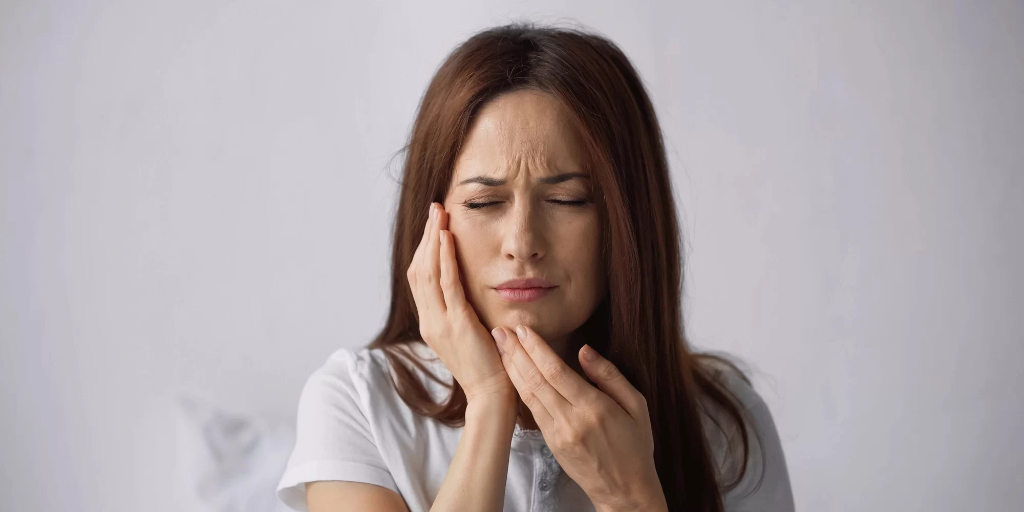 woman-wanting-Reliable-Dental-Pain-Relief-Near-Me