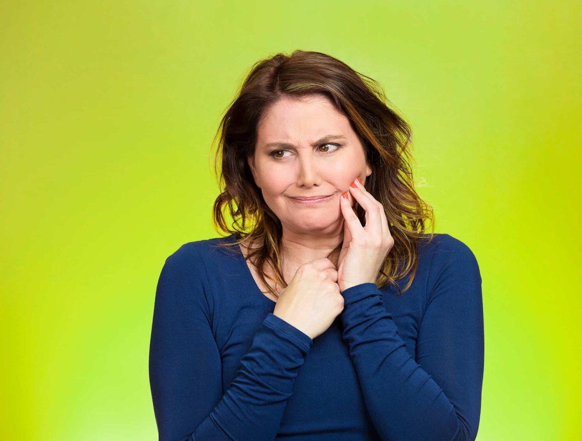 patient-in-pain-needs-to-see-an-endodontist-alpharetta